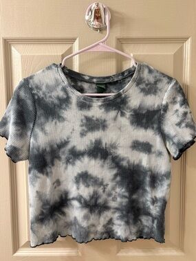 Women’s Wild Fable Tie Dye Top - Size Large!